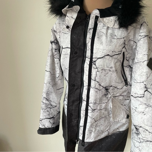 Burton Ceramic White Black Splatter Paint Snowboard Ski Winter Barge Jacket NWT - Picture 8 of 12